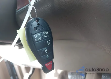 2013 Chrysler Town & Country Touring из США, поврежденный, VIN 2C4RC1BG0DR792838